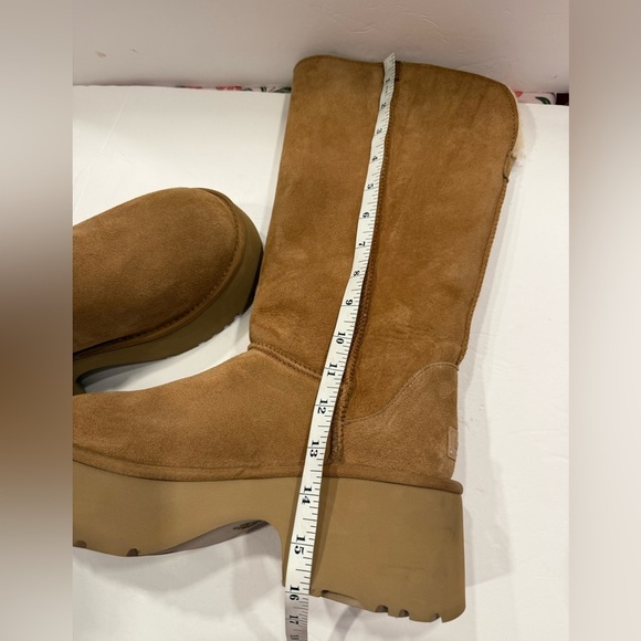 UGG Women's Chestnut Brown Classic New Heights Cuffable Boots Size 10 - Picture 7 of 8